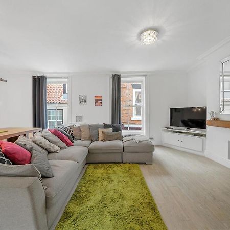 30 Percent Off! The Central Whitby Gem - 4 Bedrooms Екстер'єр фото