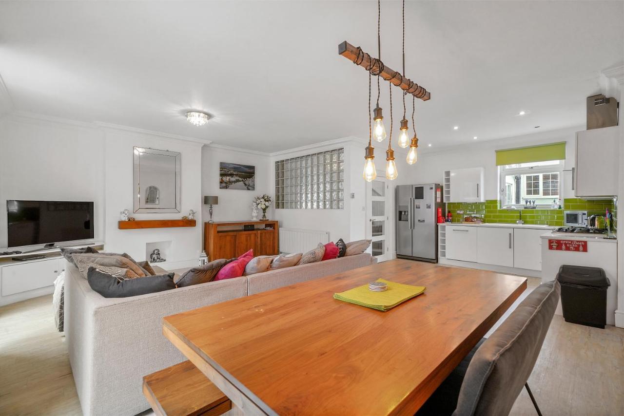 30 Percent Off! The Central Whitby Gem - 4 Bedrooms Екстер'єр фото