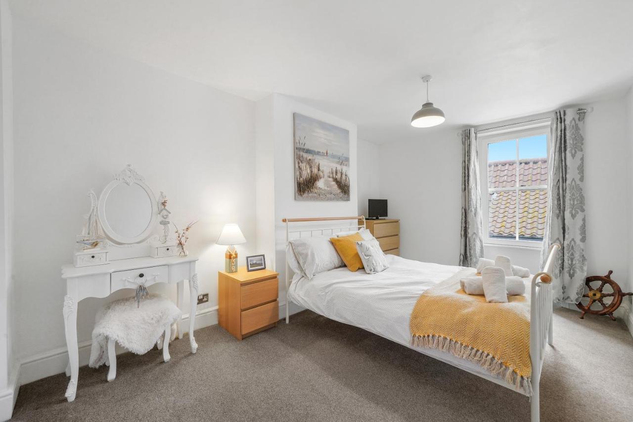 30 Percent Off! The Central Whitby Gem - 4 Bedrooms Екстер'єр фото