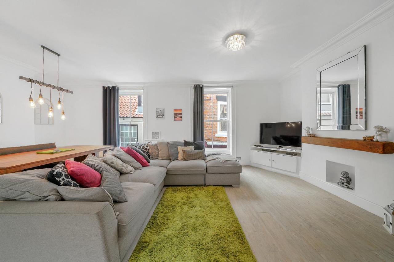 30 Percent Off! The Central Whitby Gem - 4 Bedrooms Екстер'єр фото