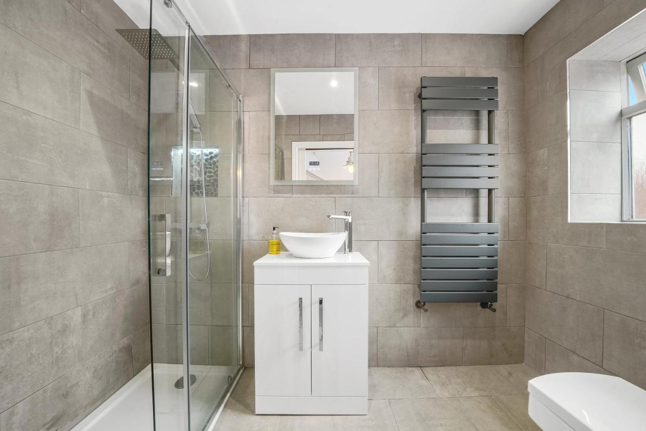 30 Percent Off! The Central Whitby Gem - 4 Bedrooms Екстер'єр фото