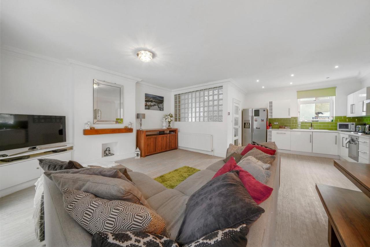 30 Percent Off! The Central Whitby Gem - 4 Bedrooms Екстер'єр фото